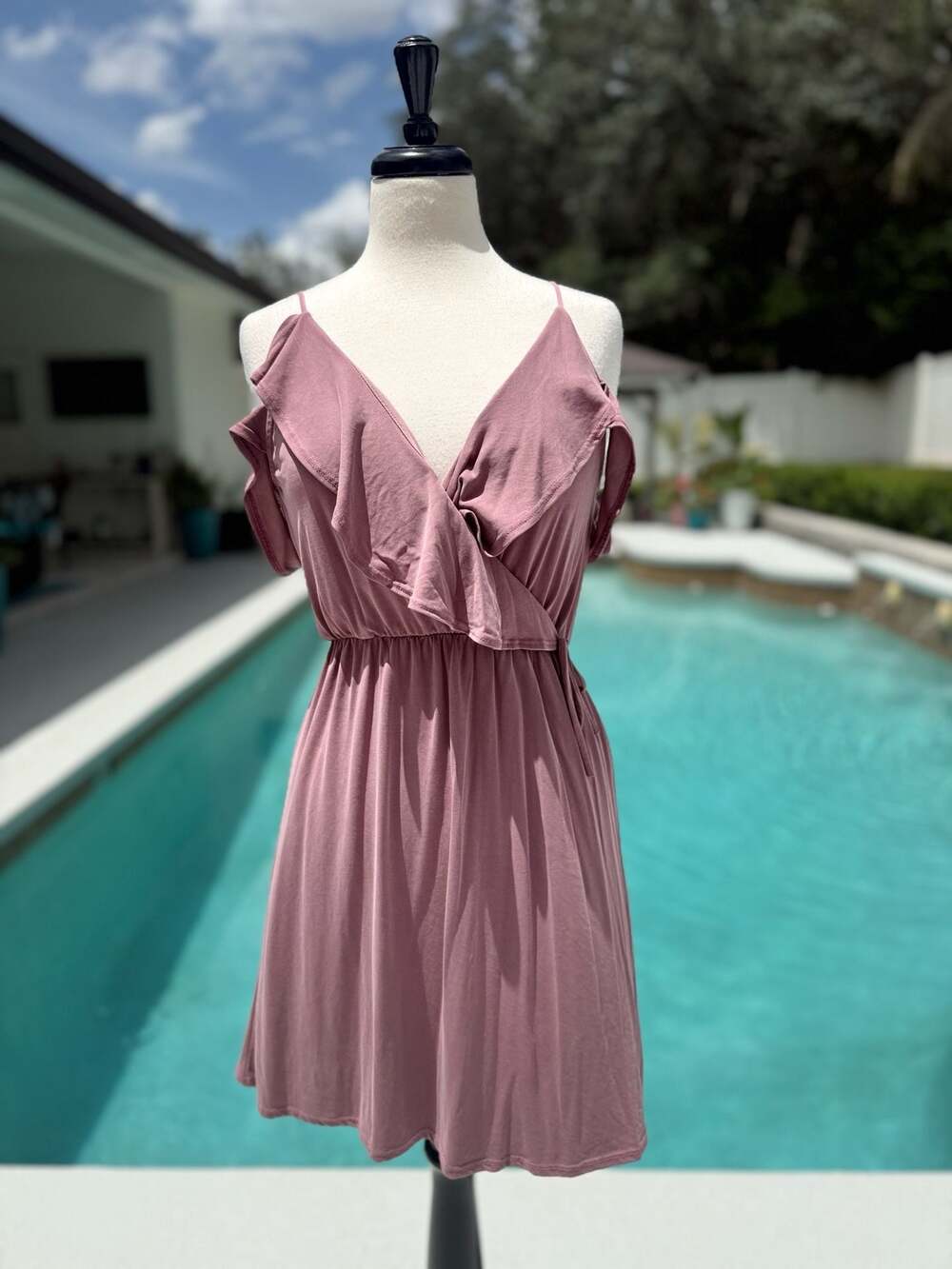 Jolie Los Angeles Mauve Cold-Shoulder Ruffle V-Neck Mini Dress